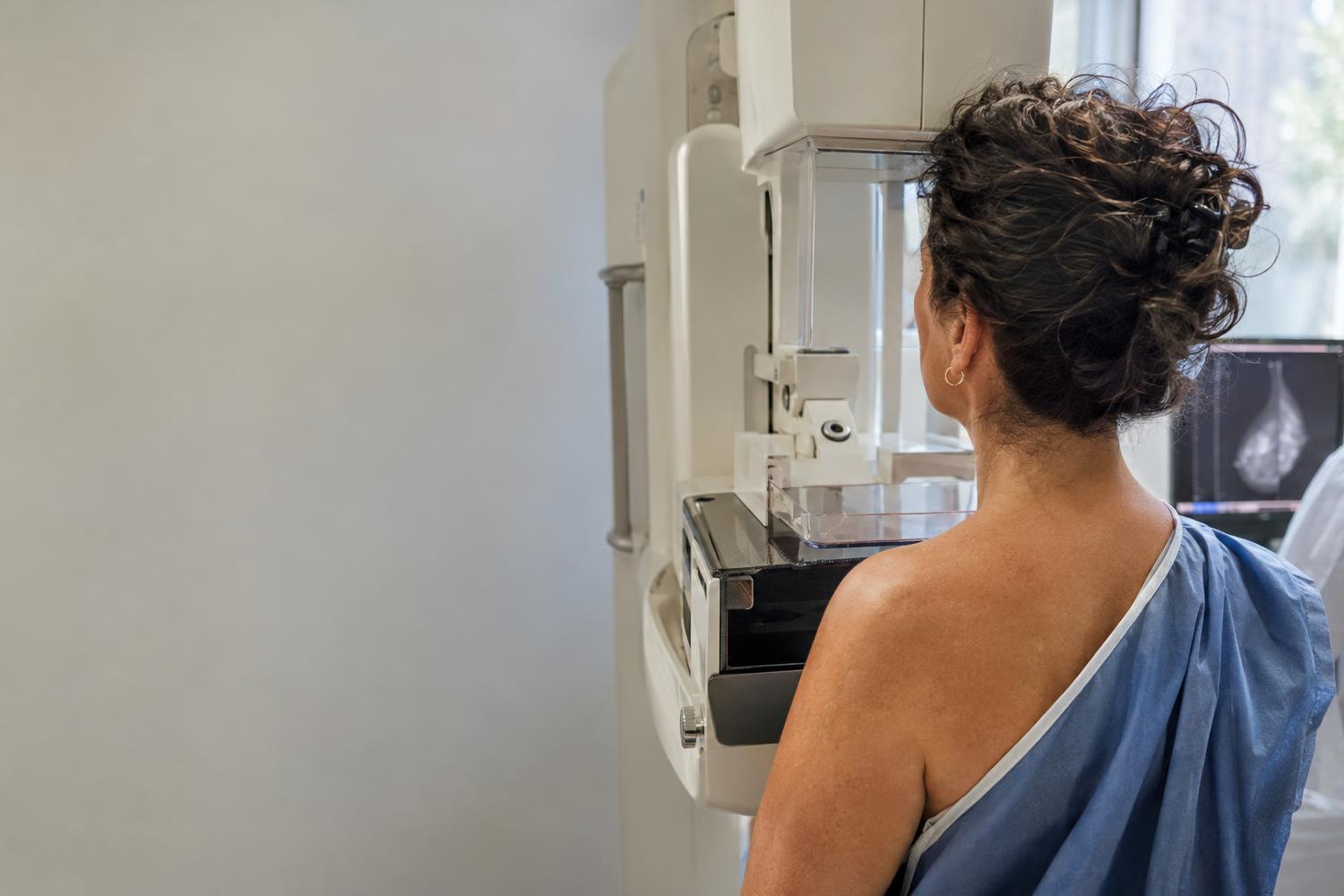 Tumore al seno, 1.600 mammografie per donne fragili: 12 casi