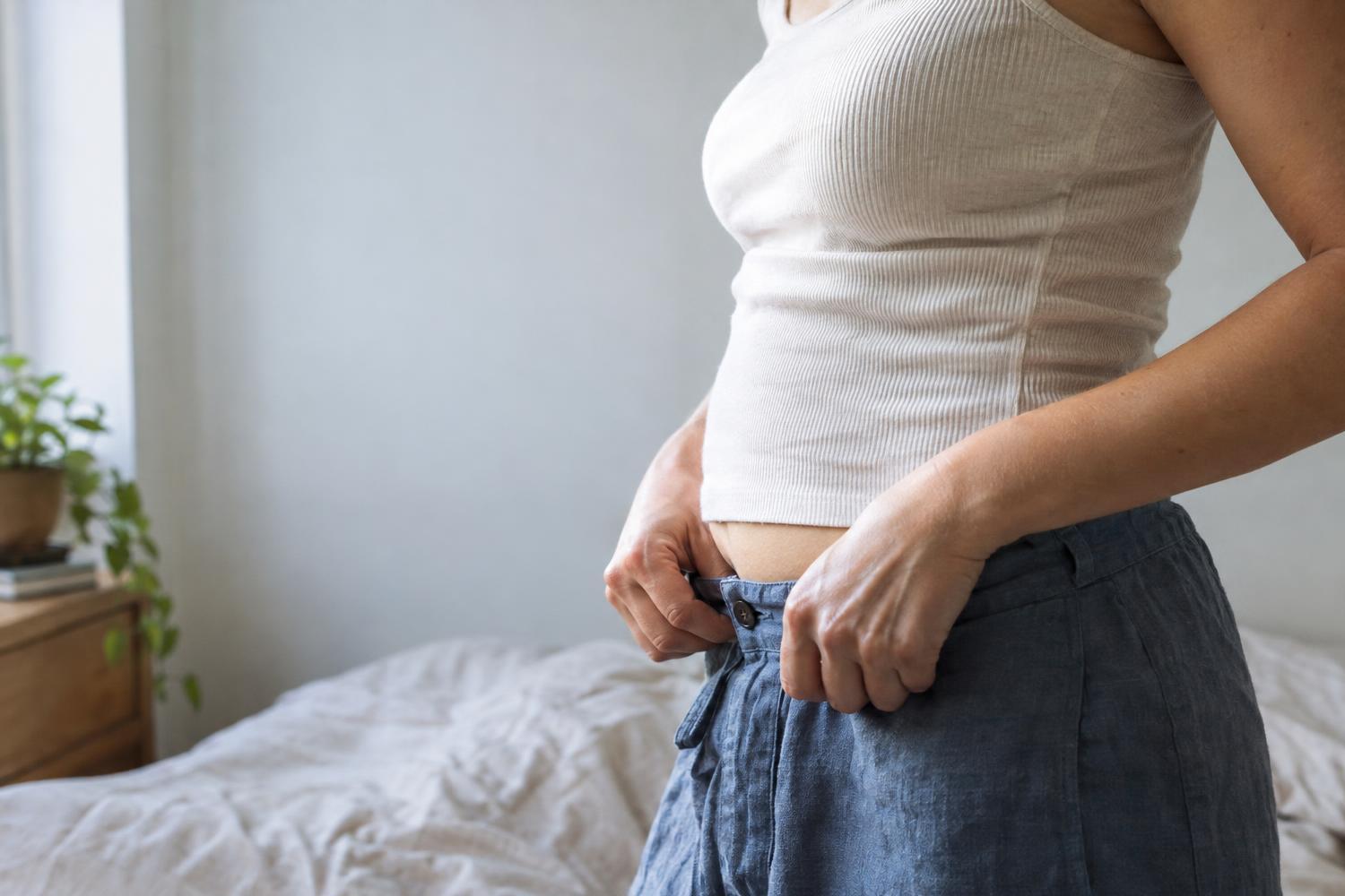 Pancia gonfia la sera? Il motivo non è (solo) quello che pensi
