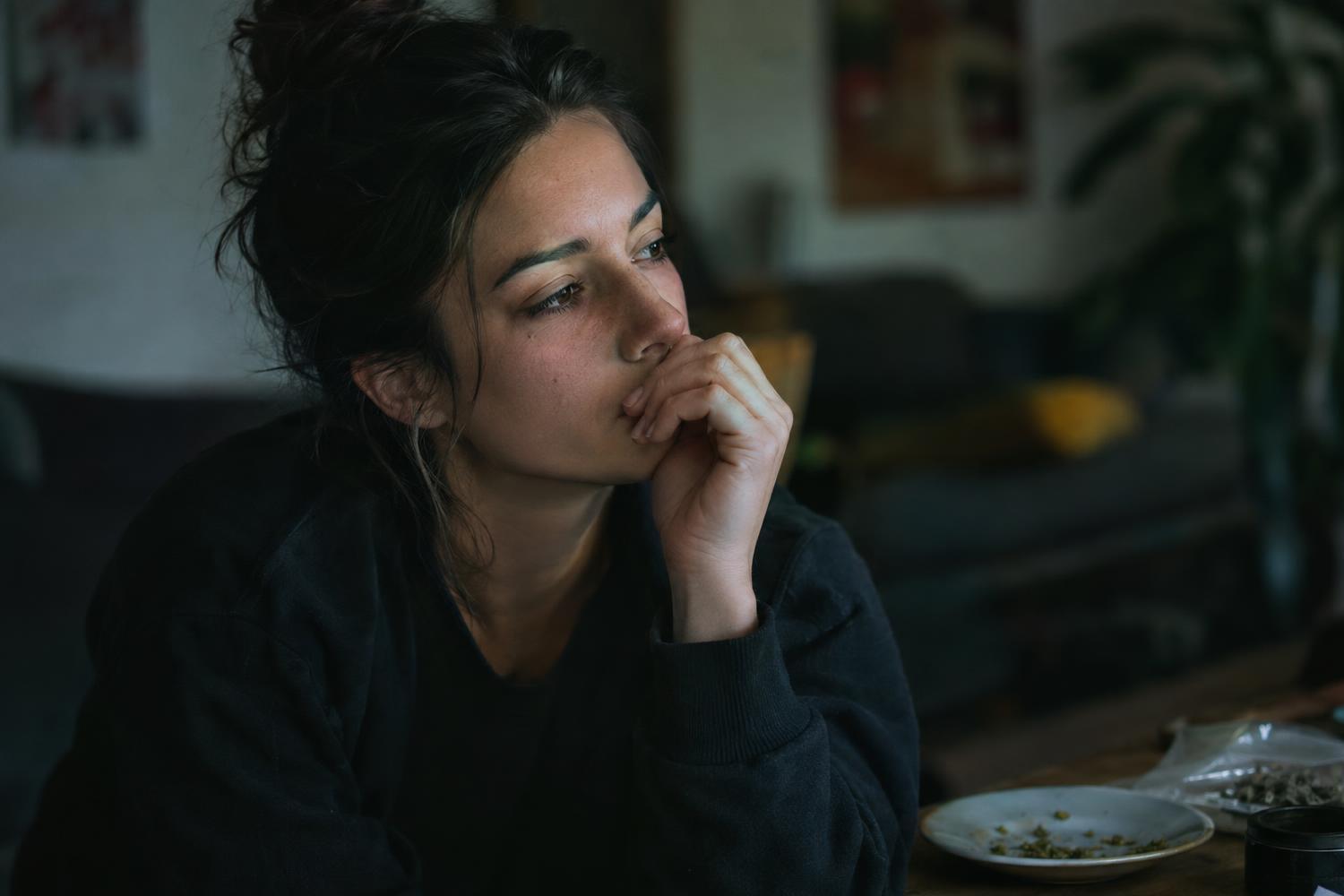 Usi la cannabis? C’è un legame con la violenza di cui si parla poco
