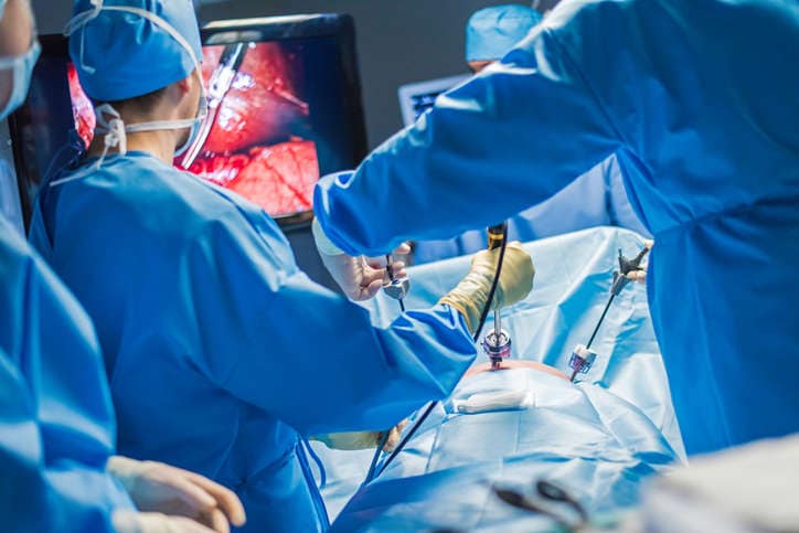 Fotografia di un intervento chirurgico in laparoscopia