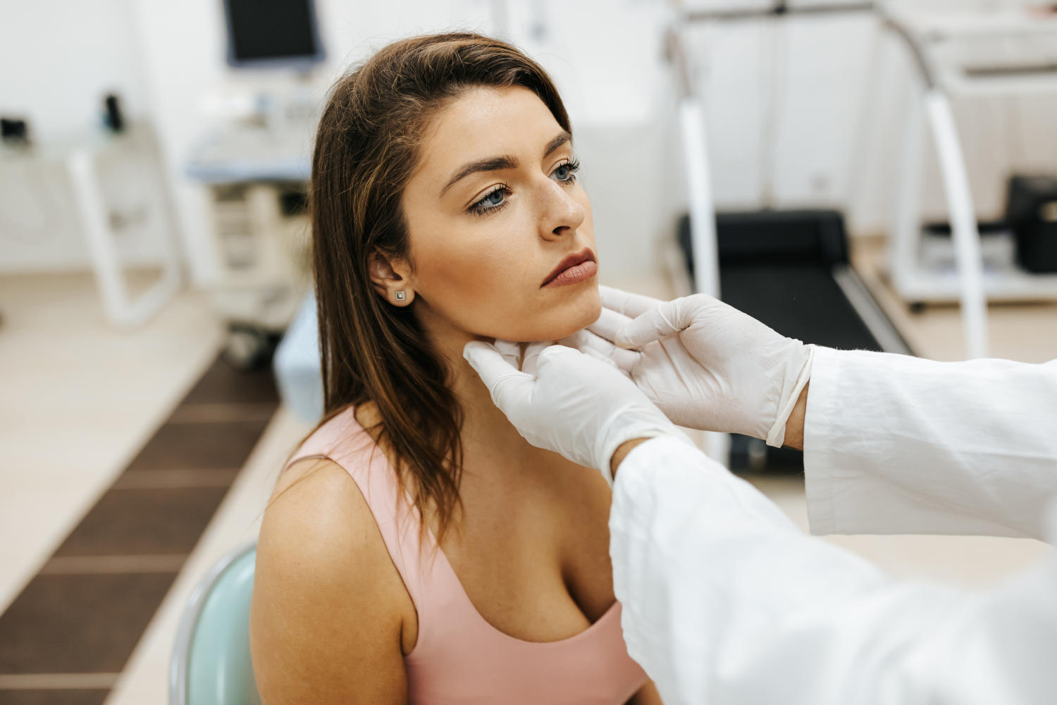 Valutazione della tiroide su una donna