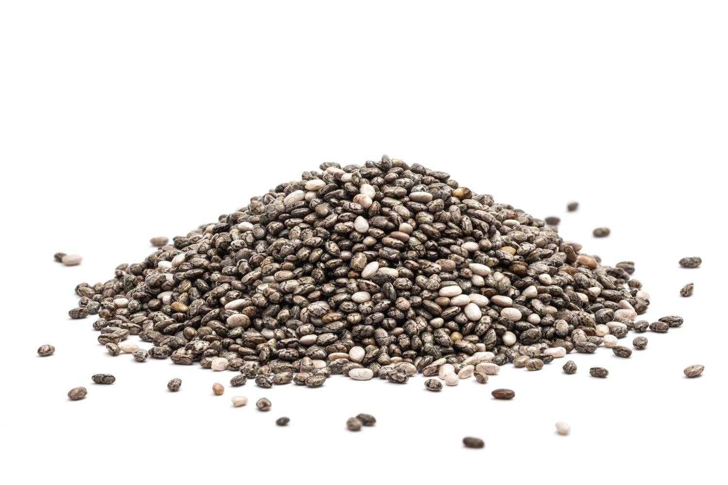 Semi di chia su sfondo bianco