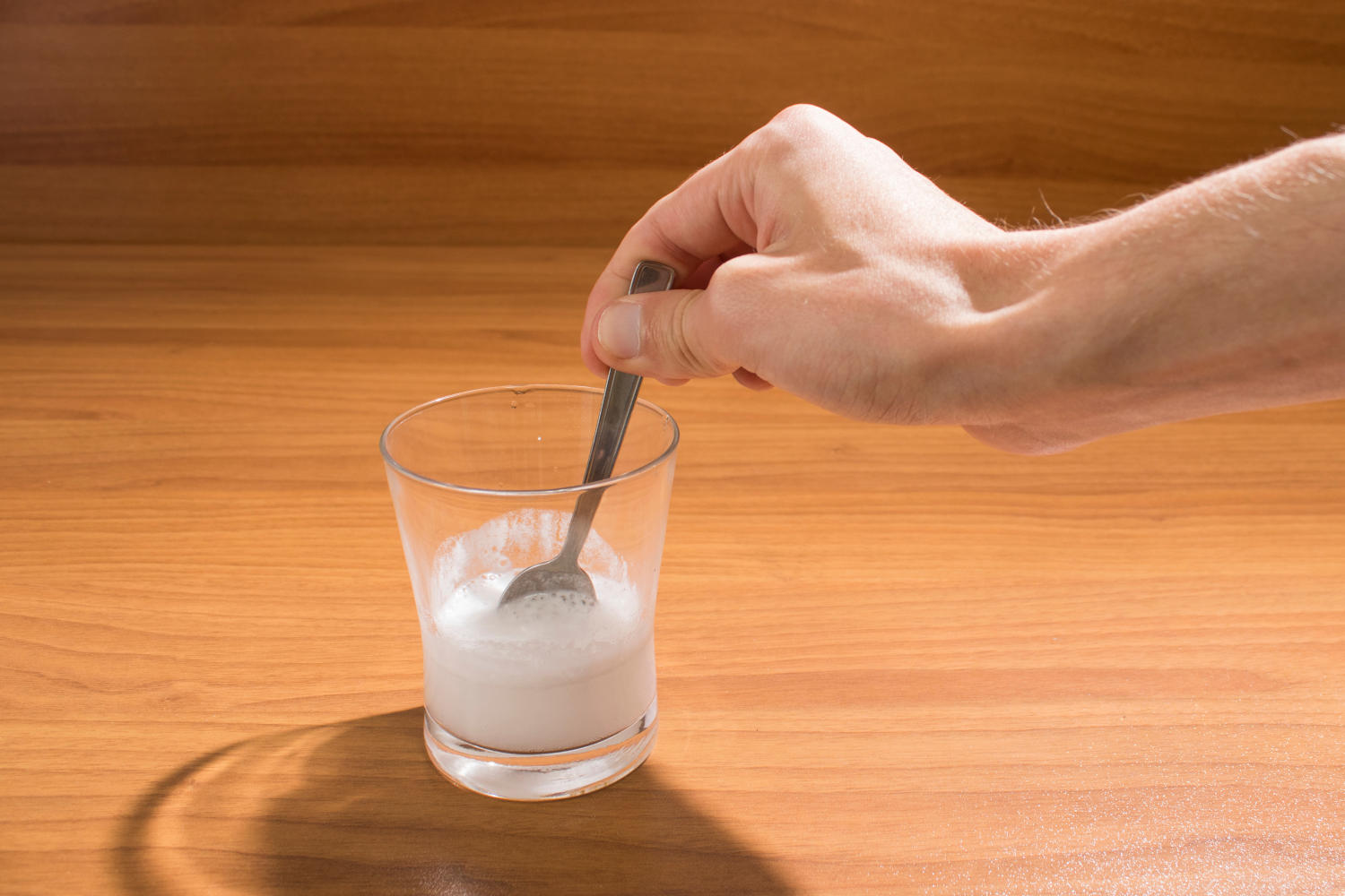 Medicina effervescente in un bicchiere