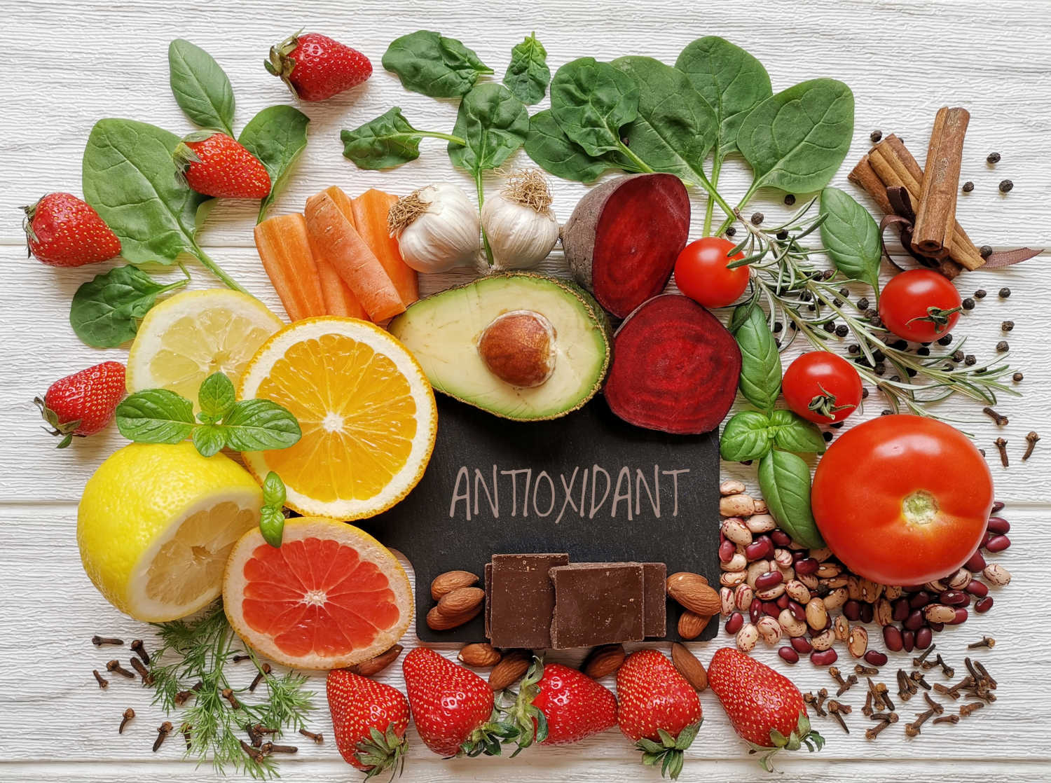 Alimenti ricchi di antiossidanti (frutta, verdura, spezie, ...)