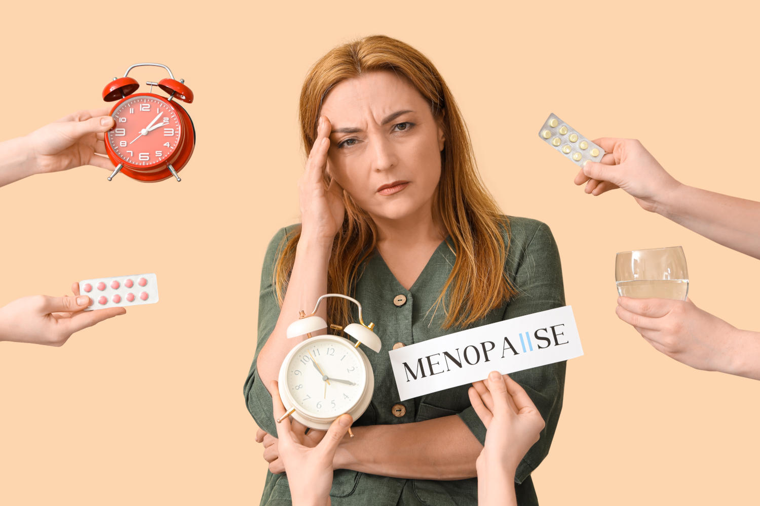 Donna in menopausa attorniata da proposte invadenti di rimedi