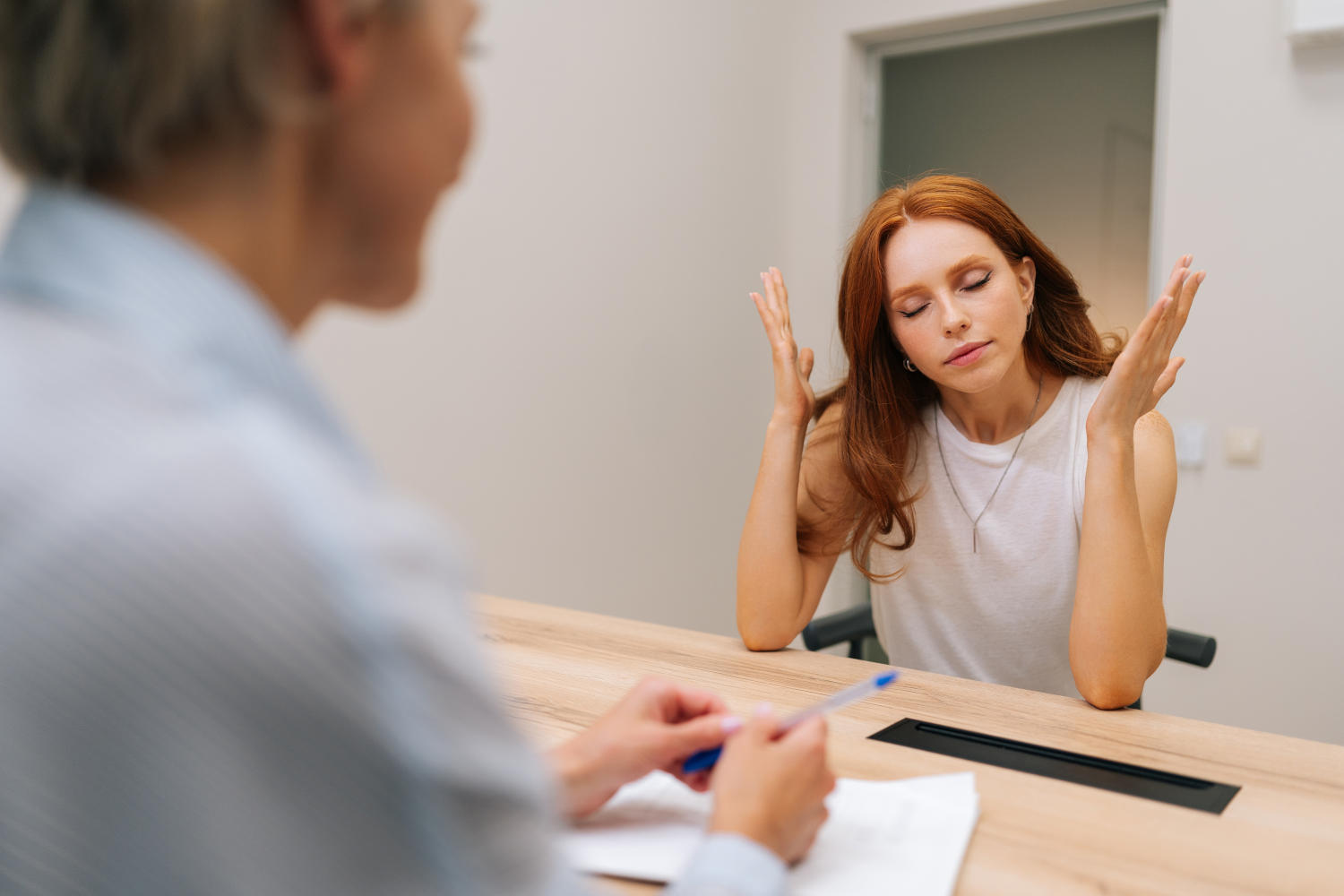 Paziente preoccupata che parla con il medico