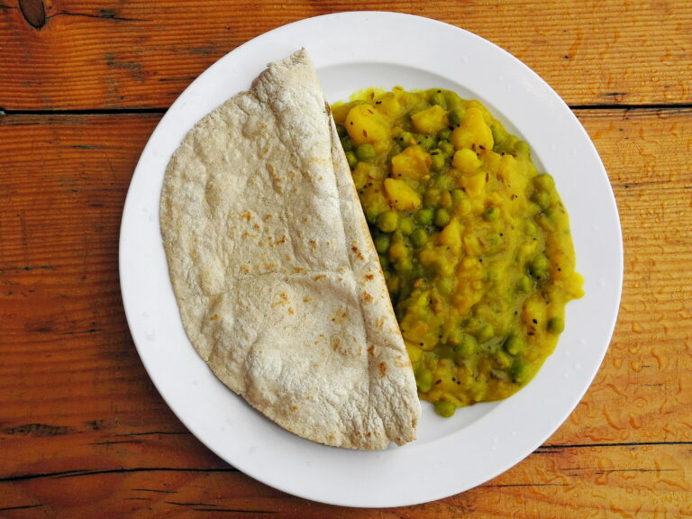 Chapati e curry di piselli